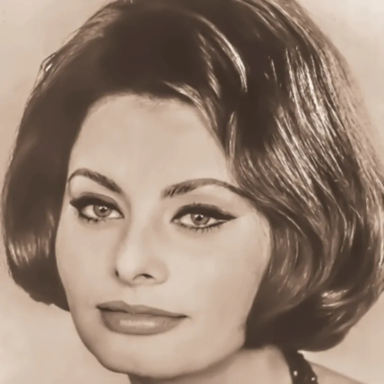 Uncovering the 5 Secrets to Sophia Loren’s Timeless Beauty